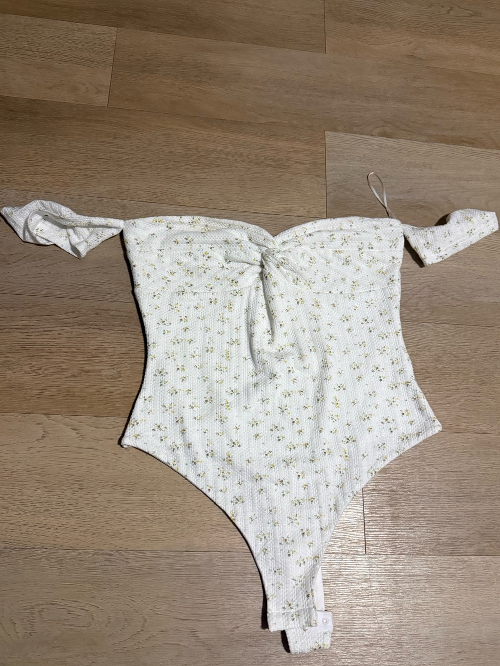 Princess Polly Ivory Floral Off-Shoulder Women’s Body Suit - US 8